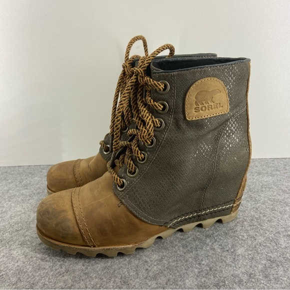 Sorel Shoes - Sorel Tan Leather and Gray Lace-Up Wedge Ankle Boots Women’s Size 7.5